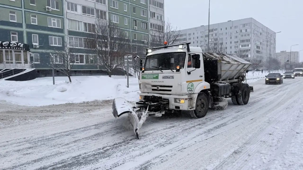 Уборка улиц от снега в Елабуге ведётся ежедневно по графику