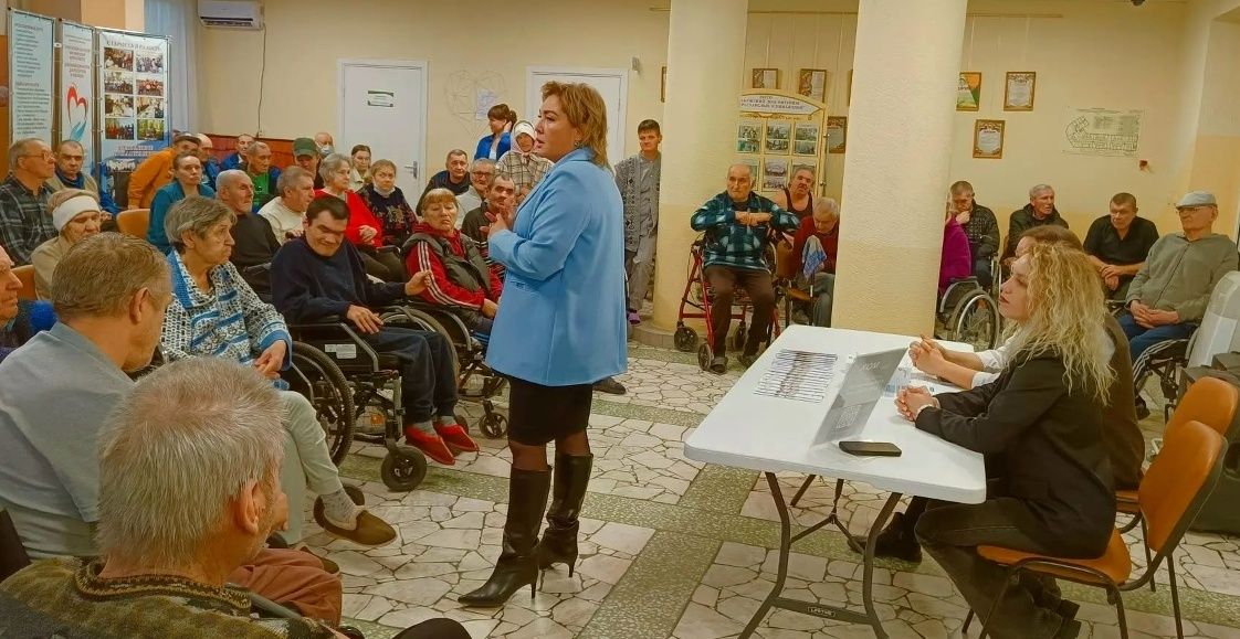 Жители елабужского дома-интерната освоили цифровые госуслуги на «часе МФЦ»