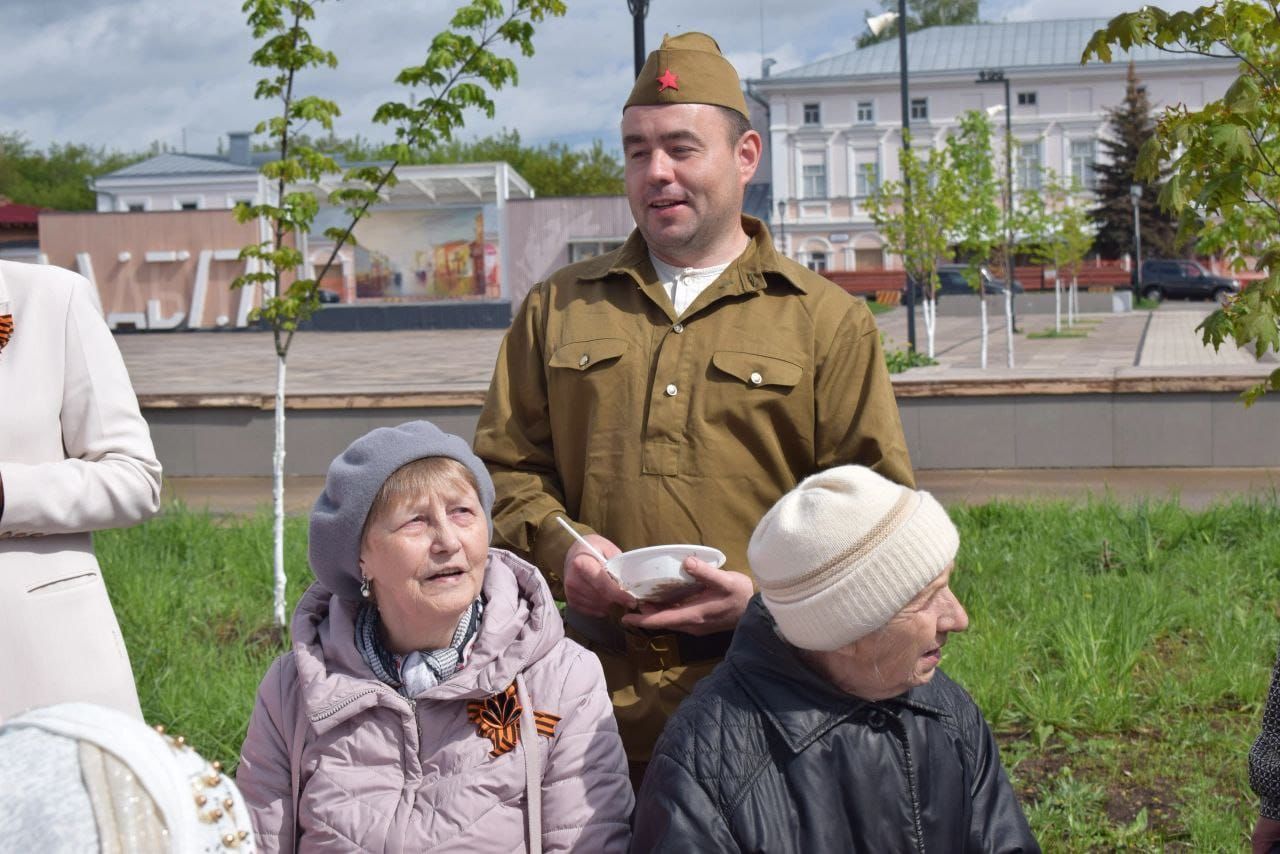 В Елабужском колледже культуры и искусств чествовали ветеранов и пенсионеров