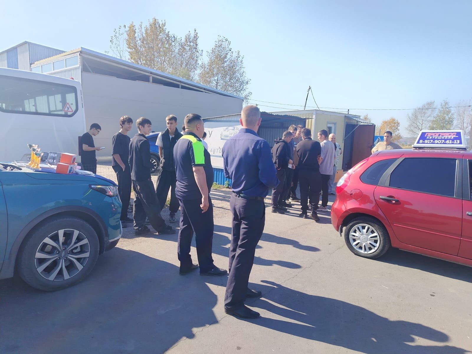 Студенты Елабужского политехнического колледжа соревновались в водительском мастерстве на конкурсе «Автосессия»