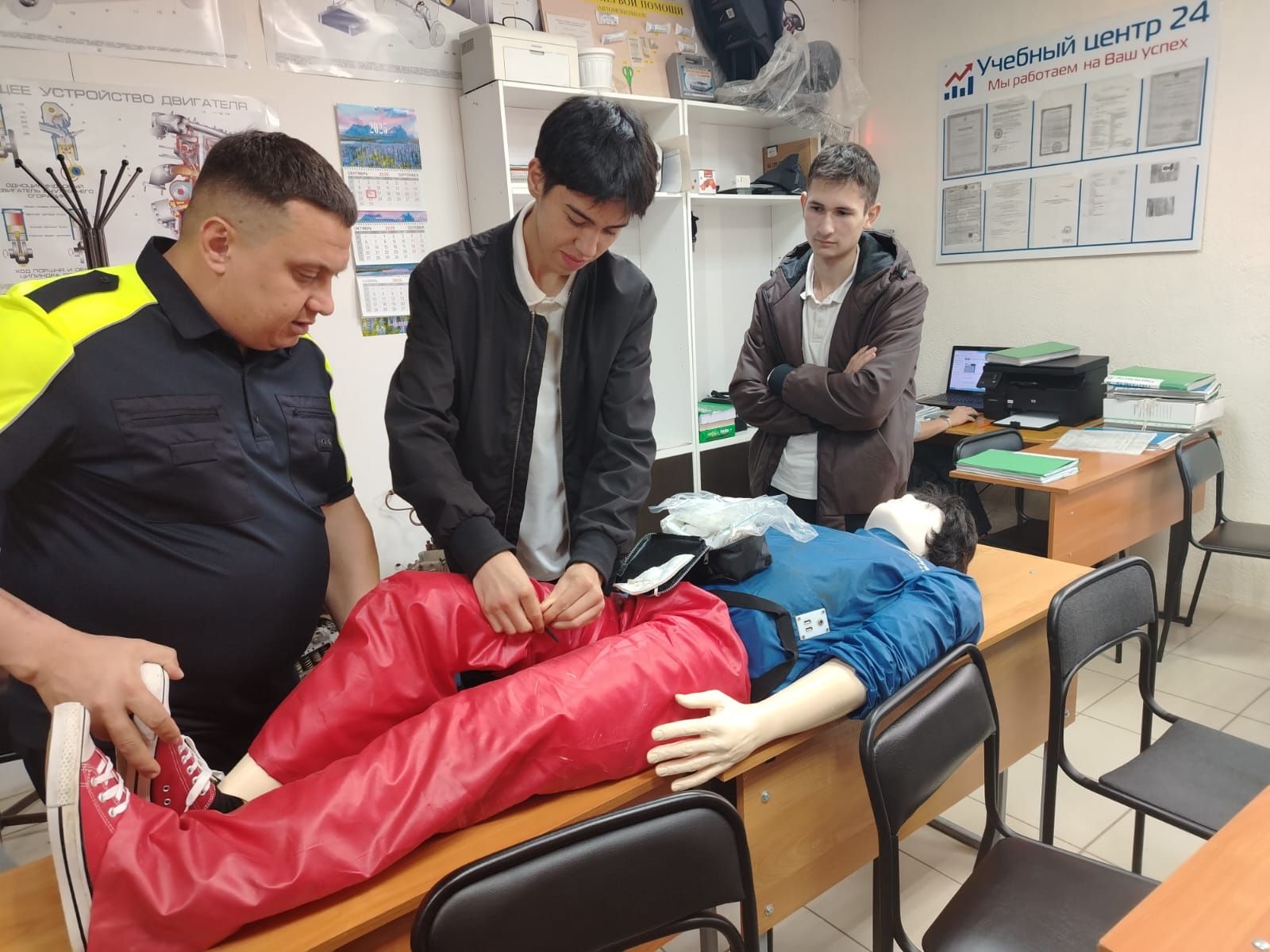 Студенты Елабужского политехнического колледжа соревновались в водительском мастерстве на конкурсе «Автосессия»