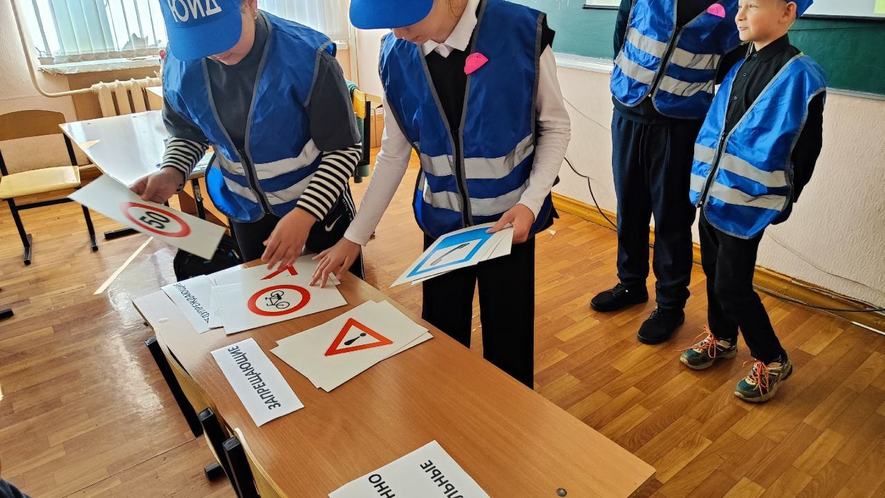Елабуга присоединилась к Всероссийской неделе безопасности: световозвращатели, игры и диалоги с инспекторами