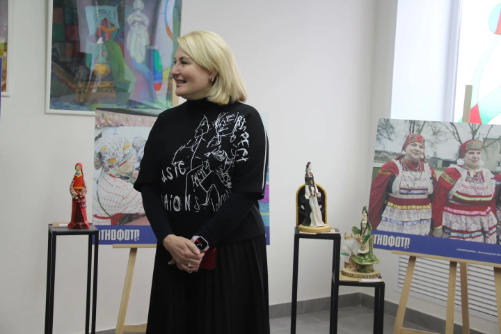 Алабуга студентлары милли киемле курчаклар коллекциясен тәкъдим итте