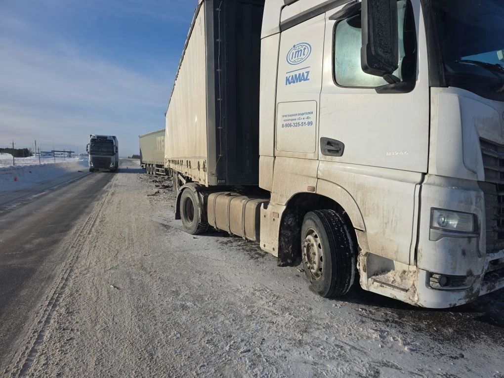В Елабужском районе на трассе М-7 произошло ДТП с участием трёх автомобилей