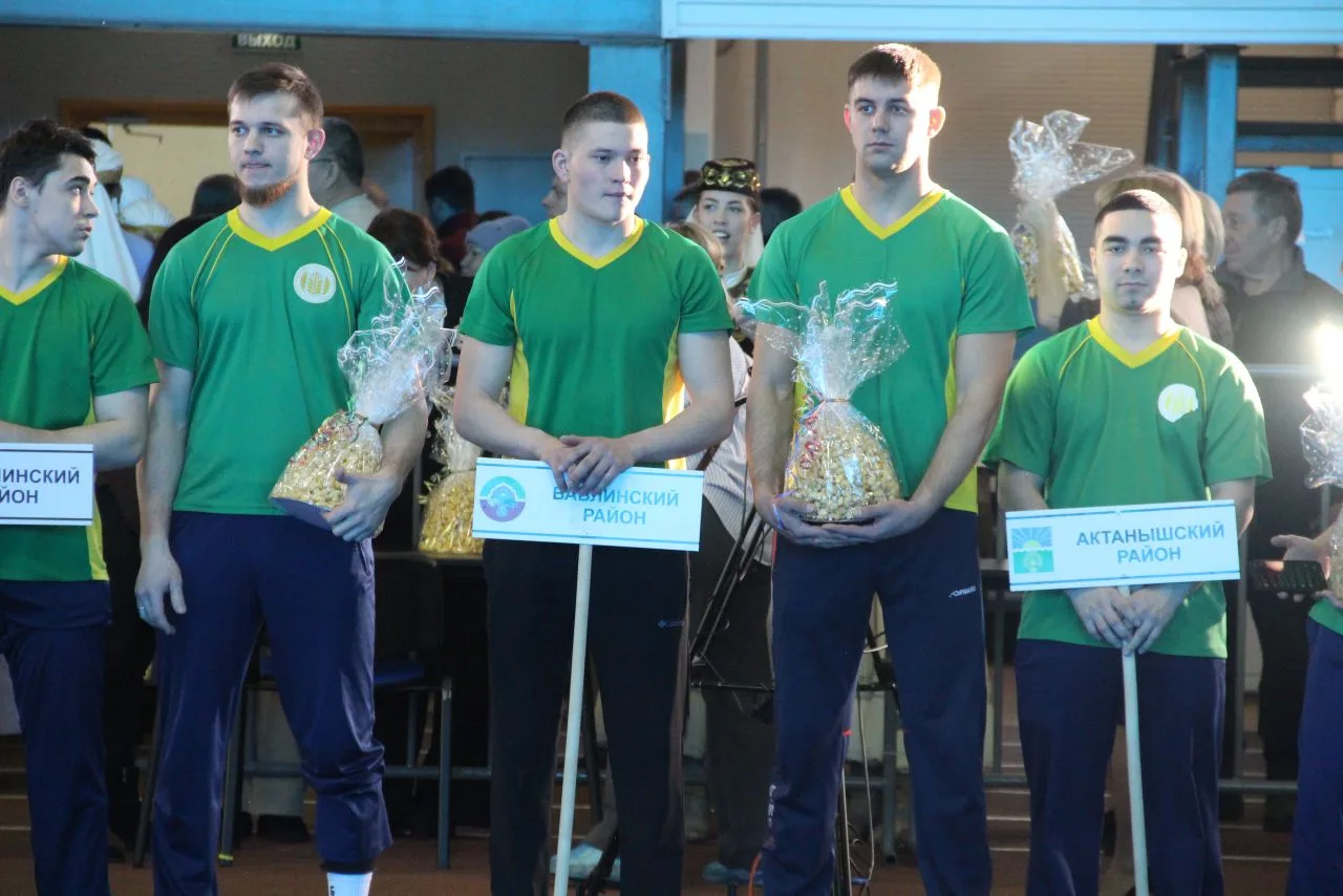 В Елабуге стартовал Чемпионат РТ по национальной борьбе корэш