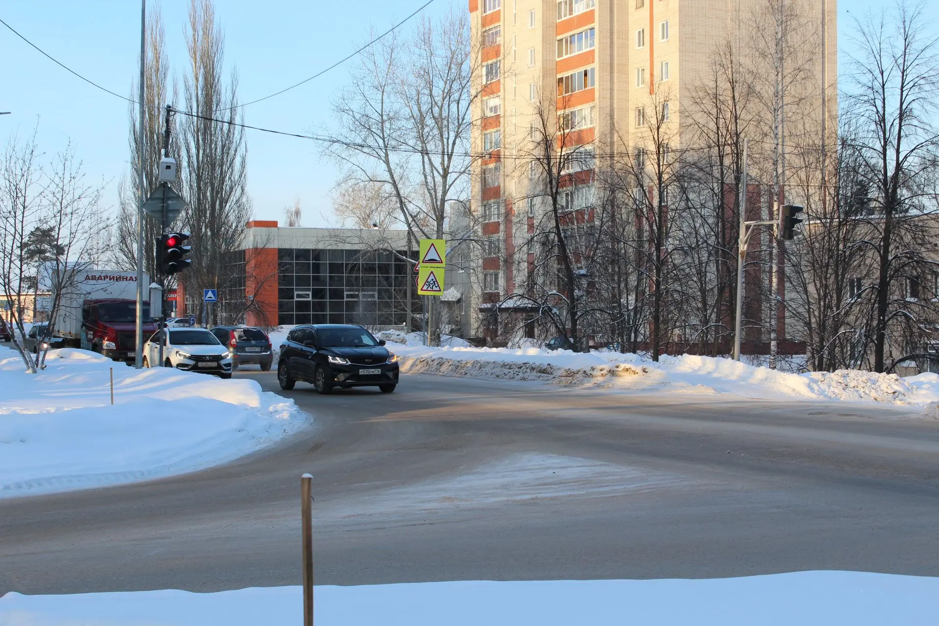 В Елабуге на нескольких перекрестках обновят светофоры