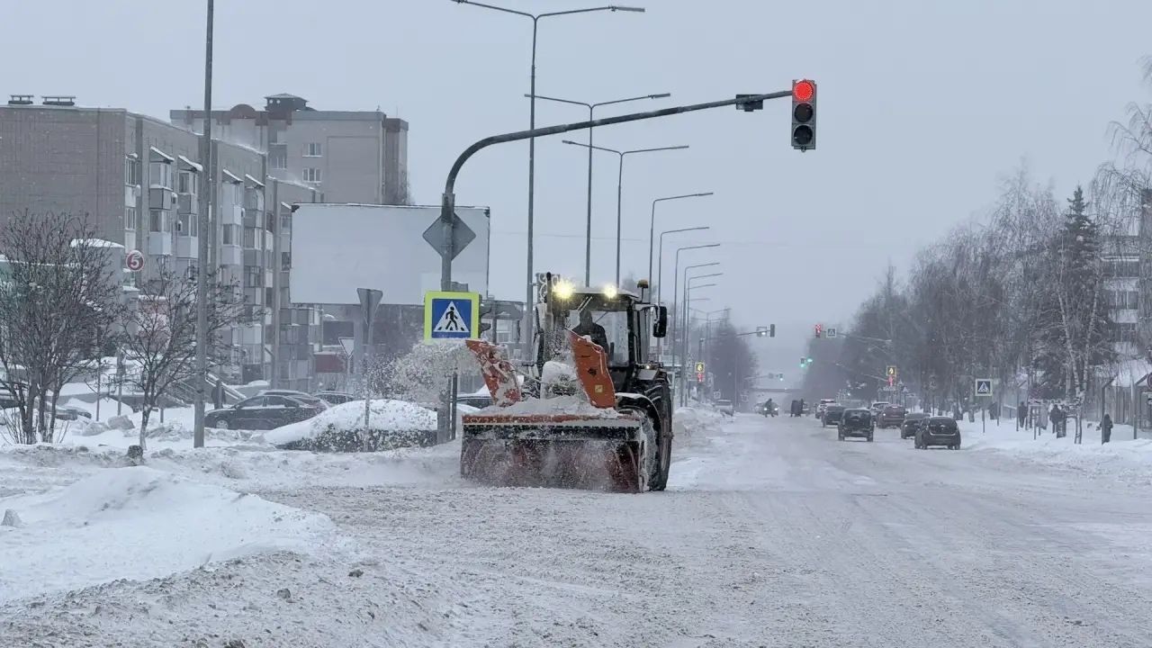 Снежный удар: коммунальщики Елабуги усиливают работу в условиях непогоды