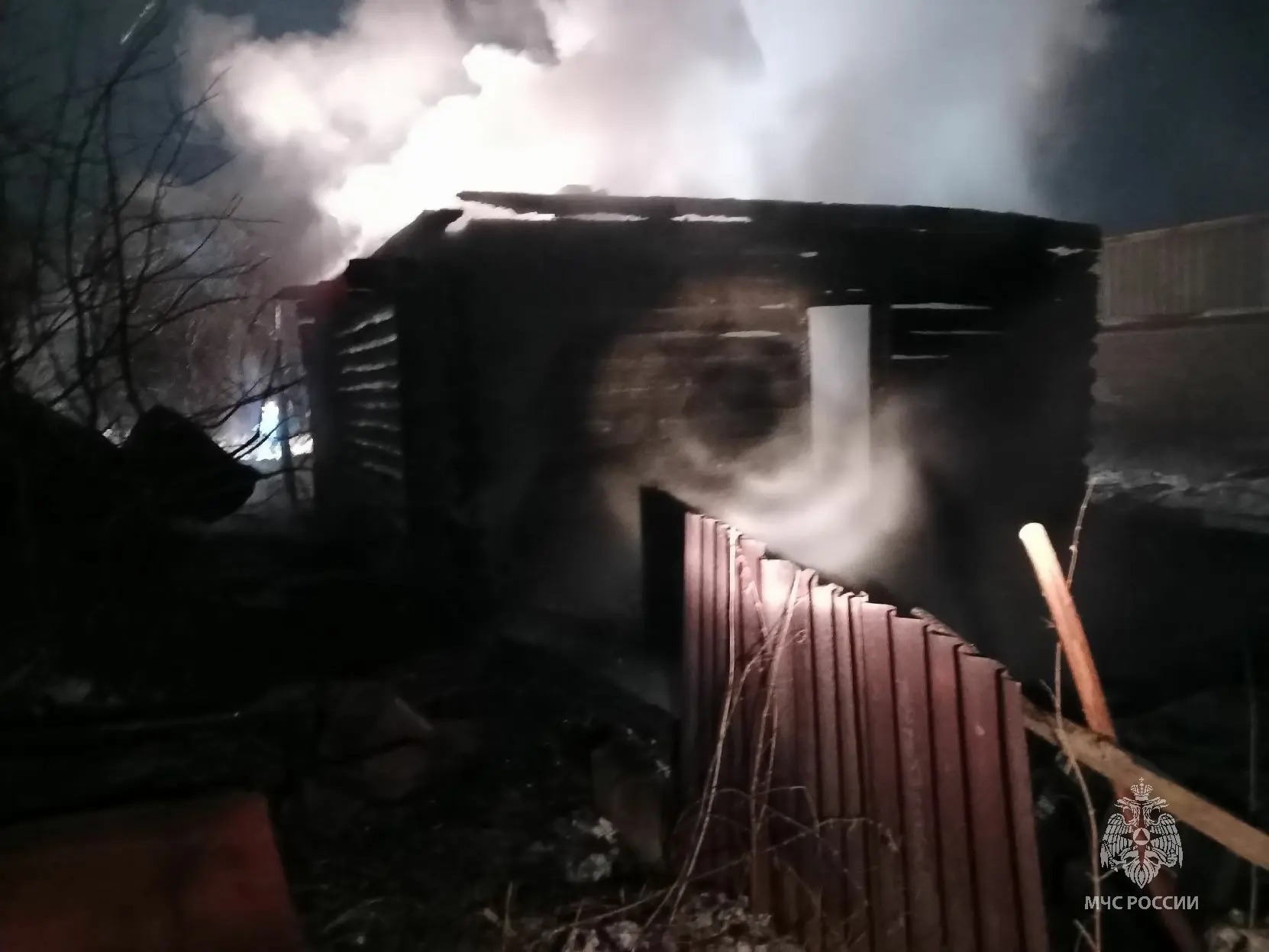 Отец и сын погибли при пожаре в частном доме в Елабужском районе