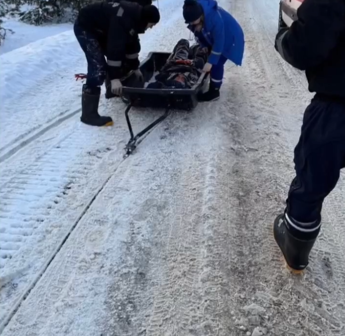 В Высокогорском районе спасатели эвакуировали тяжело травмированного лыжника