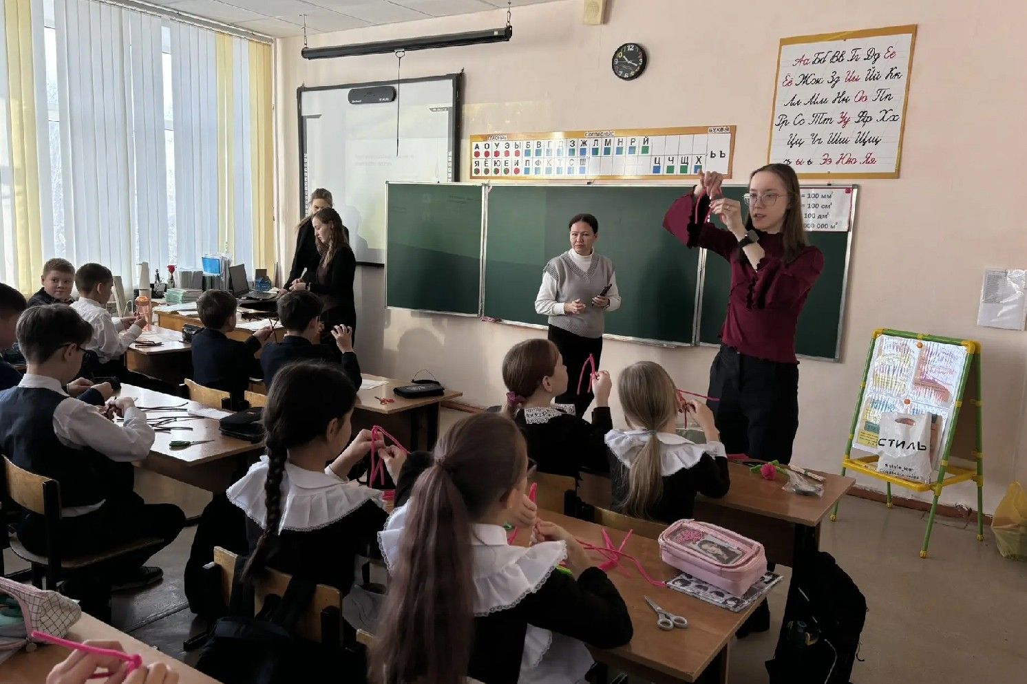 В Елабуге «Научный десант» научил школьников моделировать мир из пушистой проволоки