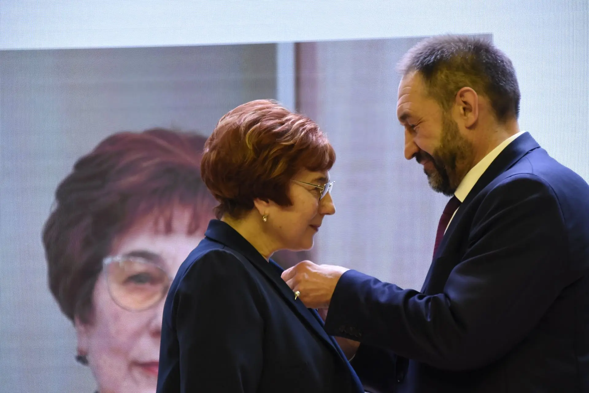 Алексей Песошин вручил награды елабужанам
