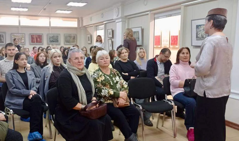 Марина Демидова: барнаульская художница привезла в Елабугу шум листвы