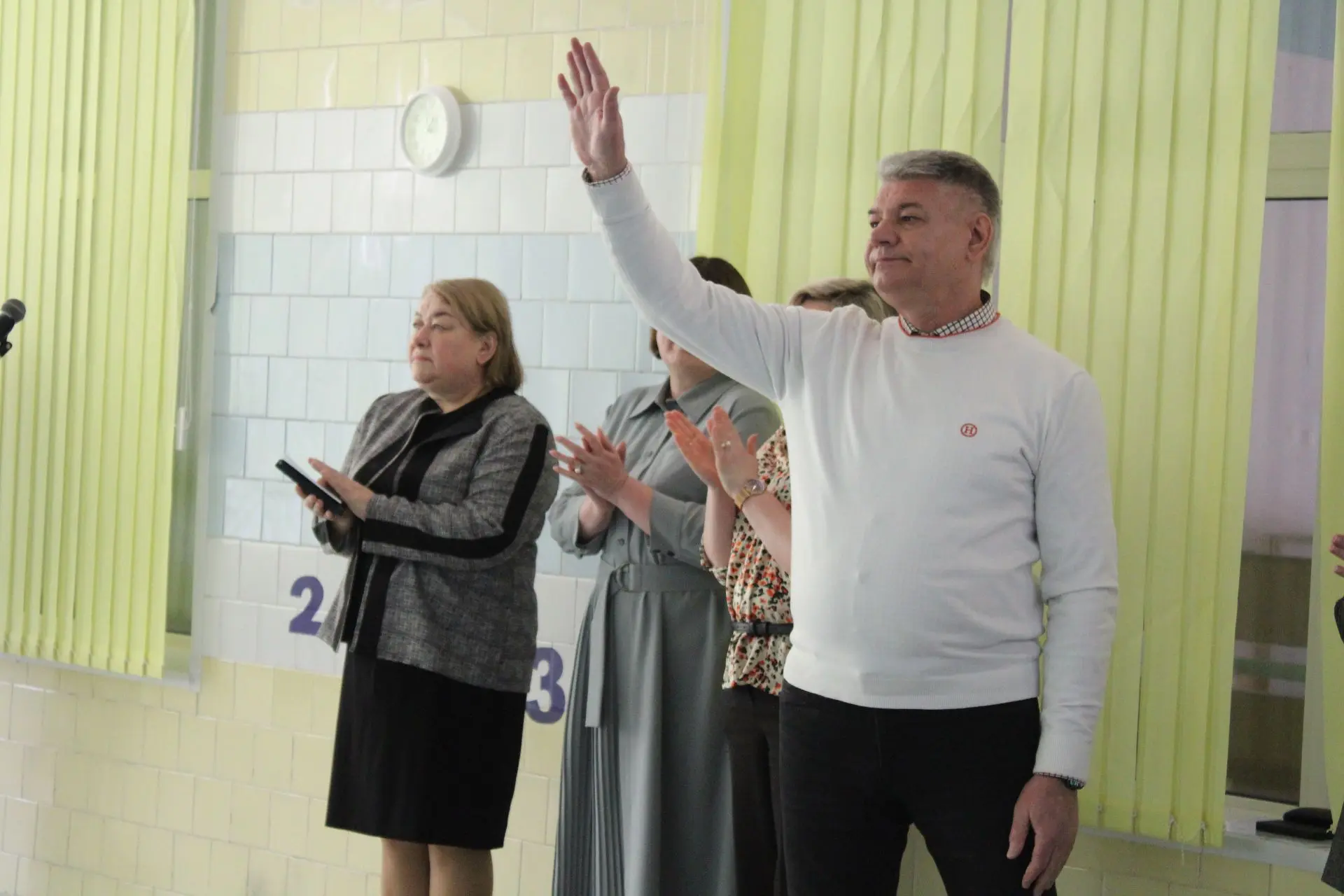В елабужской школе №8 после ремонта открылся бассейн