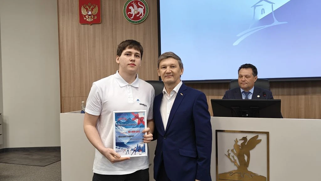 Заслуженные награды: кого отметили на городской планерке в Елабуге