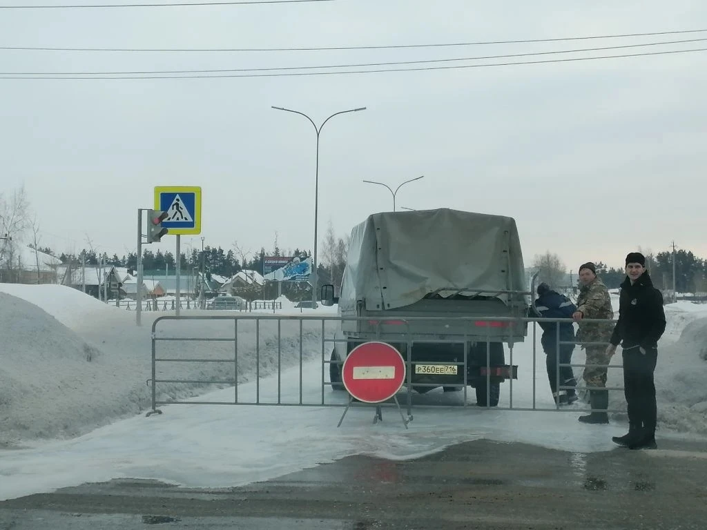 После крупного пожара в Елабуге перекрыли дорогу