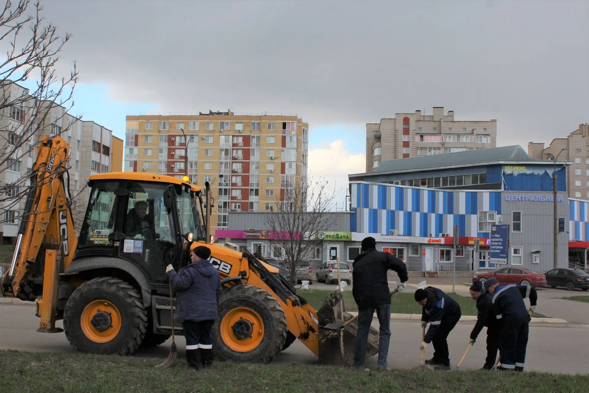 Большая весенняя уборка в Елабуге продолжается