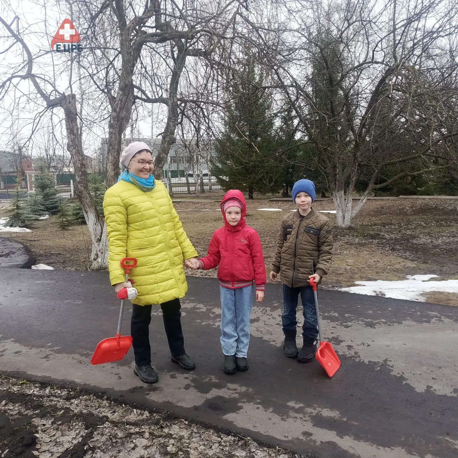 В Елабуге проходит общегородской субботник