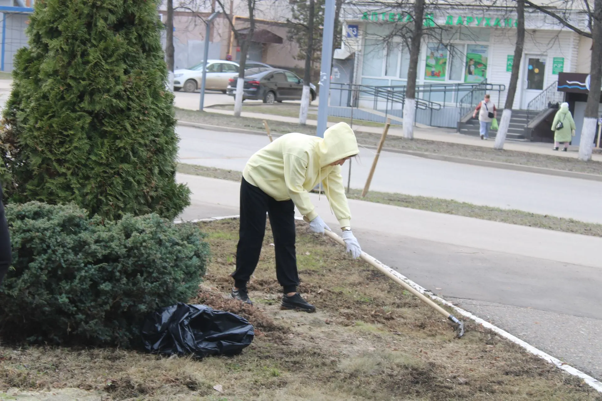 Чистота родного города – дело общее: в Елабуге прошел общегородской средник