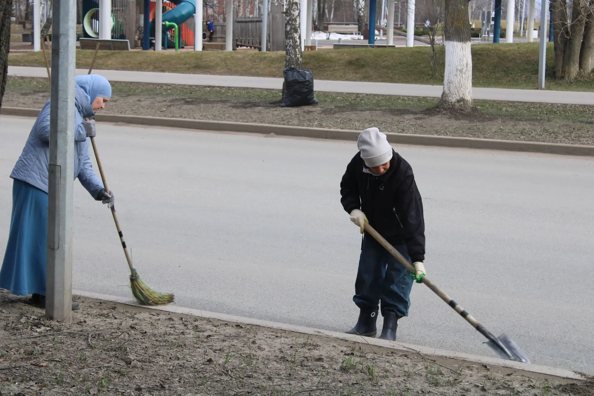 Чистота родного города – дело общее: в Елабуге прошел общегородской средник
