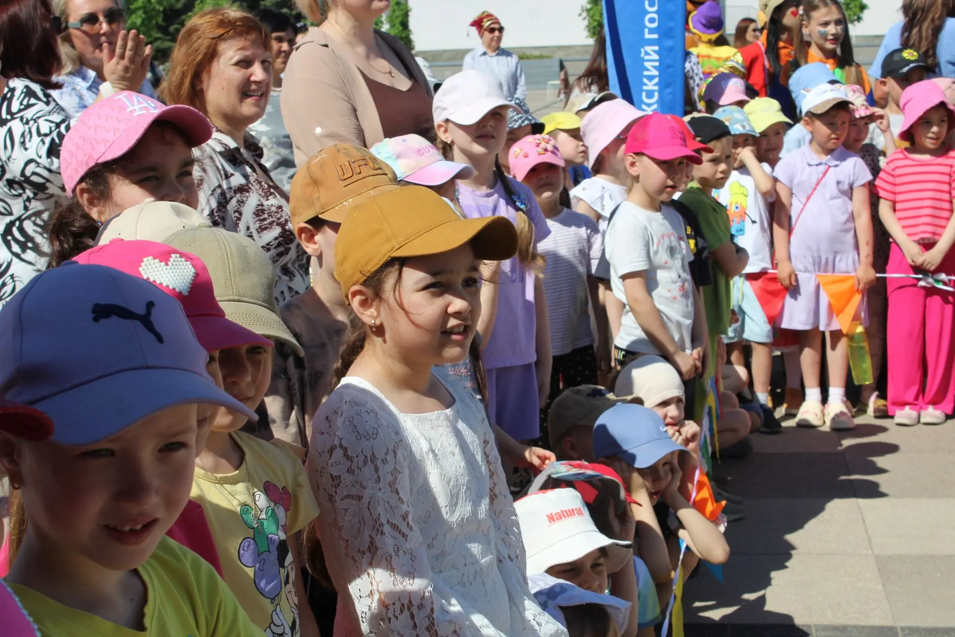 Более 2200 детей из Елабуги отметили День музеев на площади Ленина