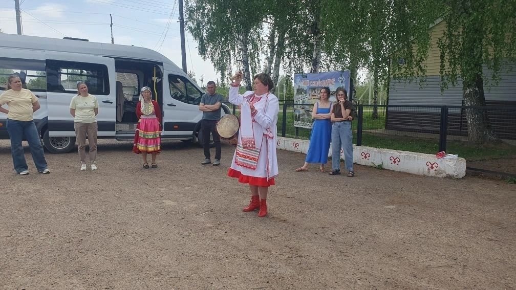 В Елабужском районе ансамбль «Марийские зори» встретил гостей из Минсельхоза РТ