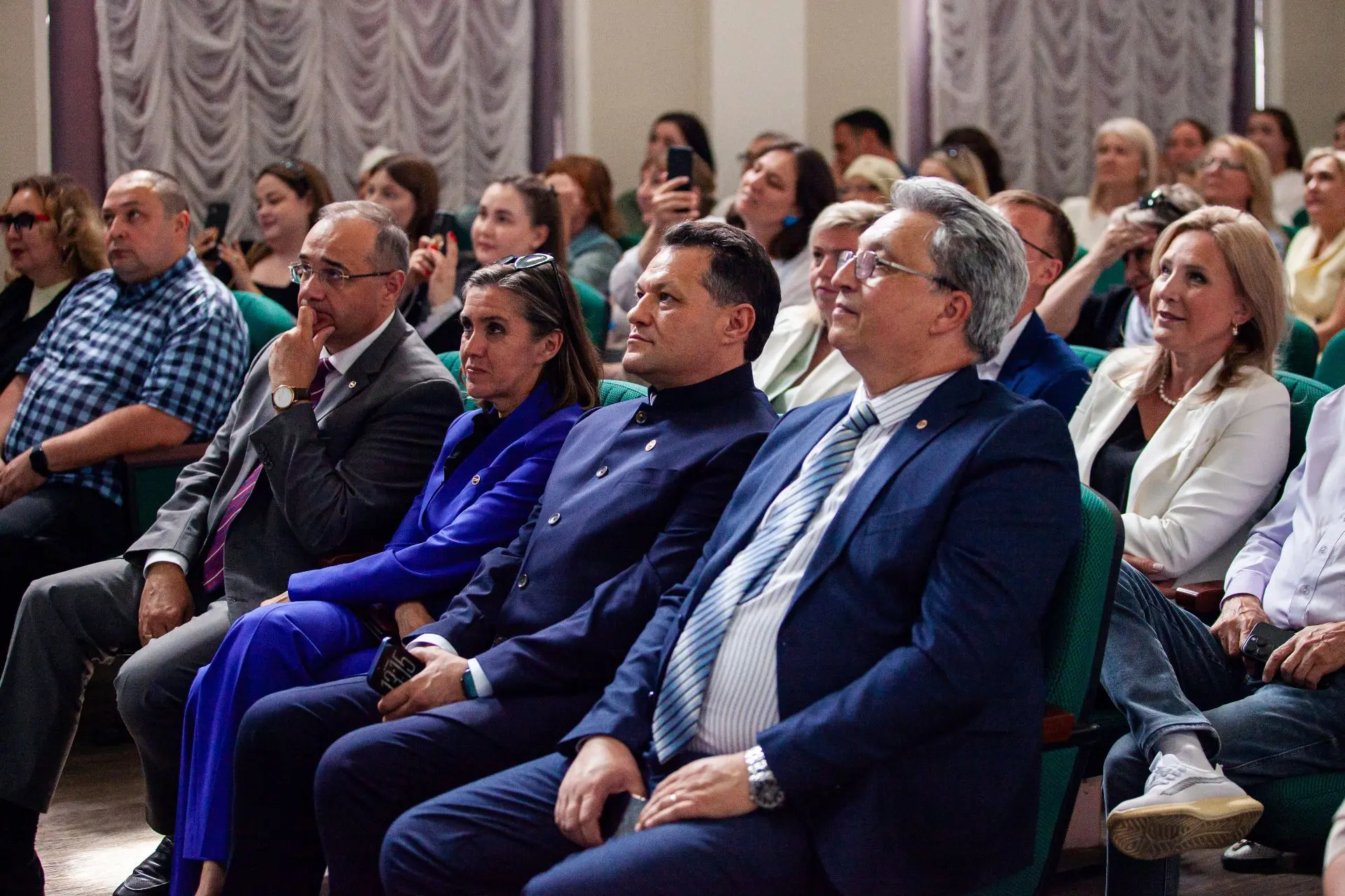 В школах Елабужского района прошли последние звонки