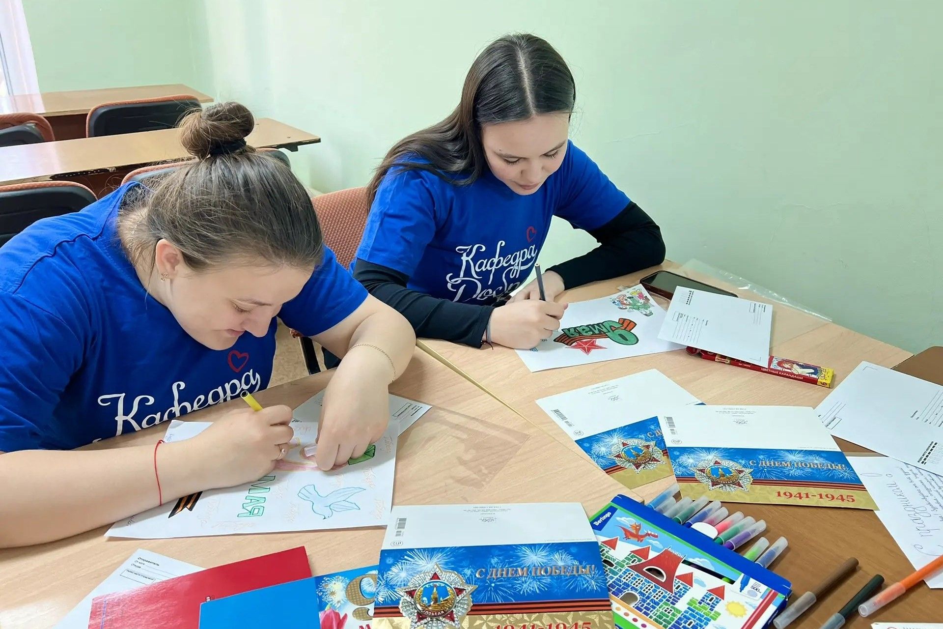 Студенты Елабужского института КФУ отправили письма ветеранам по всей России