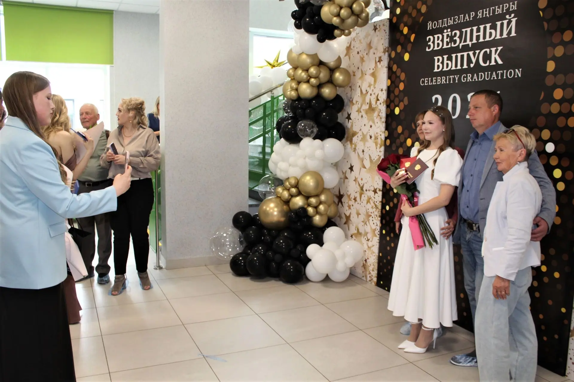 В Елабуге поздравили и наградили лучших выпускников