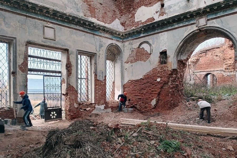 Жителей Елабужского района приглашают на субботник в Троицкий храм