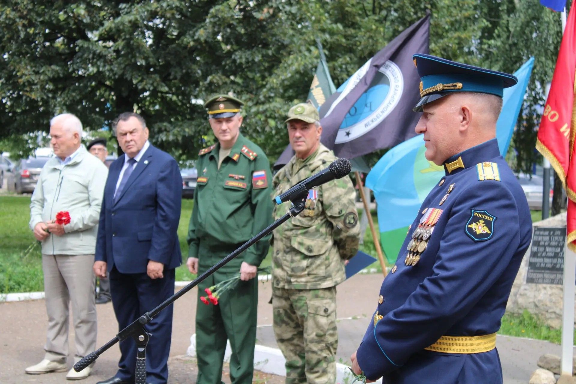 Хәтер исән: Алабугада хәрби хәрәкәтләр ветераннары көнен билгеләп үттеләр