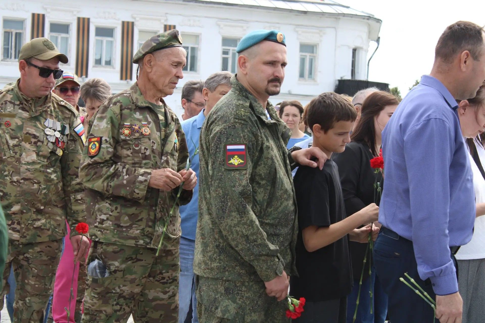 Хәтер исән: Алабугада хәрби хәрәкәтләр ветераннары көнен билгеләп үттеләр