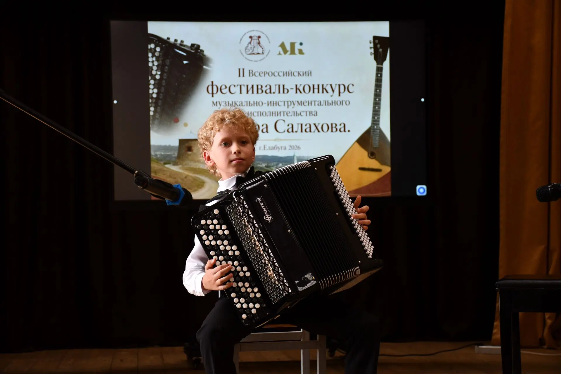 В Елабуге проходит музыкальный конкурс Айдара Салахова