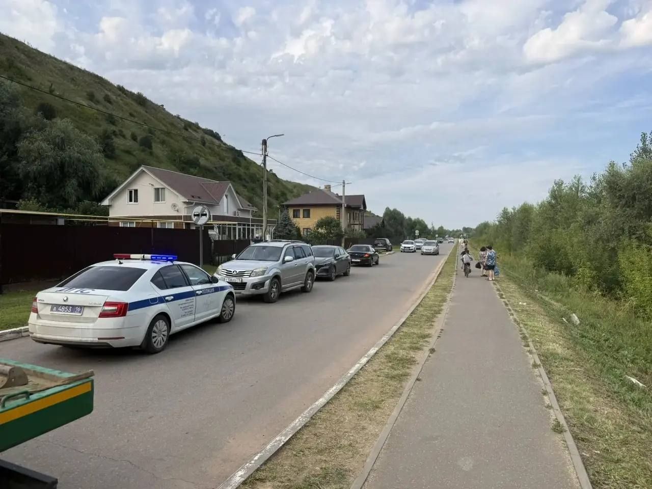 На городском пляже Елабуги проверяют соблюдение правил парковки