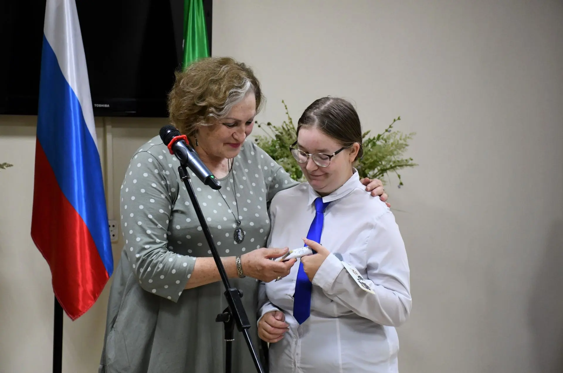 В Елабужском колледже культуры открылась выставка работ пленэра