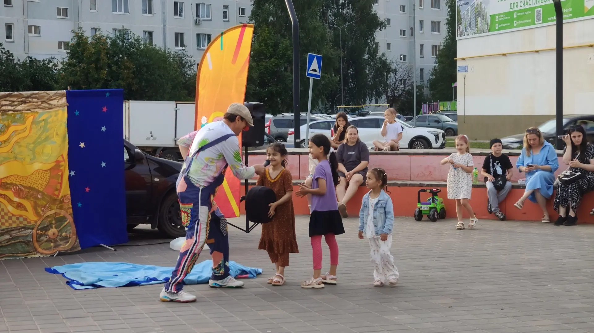 В Елабуге детский сад №32 устроил праздник в сквере «Сад у дома»