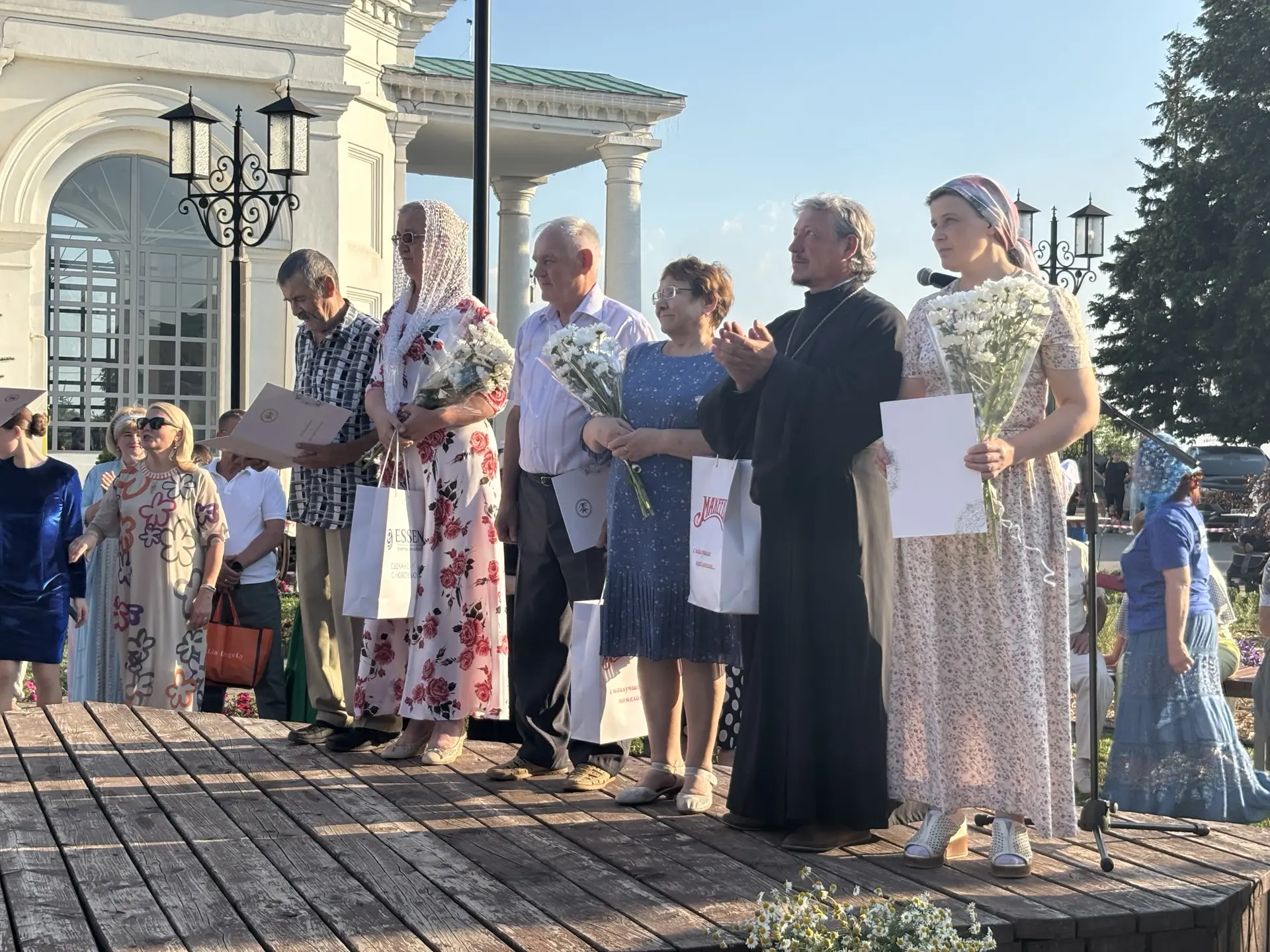 В Елабуге торжественно отметили День семьи, любви и верности