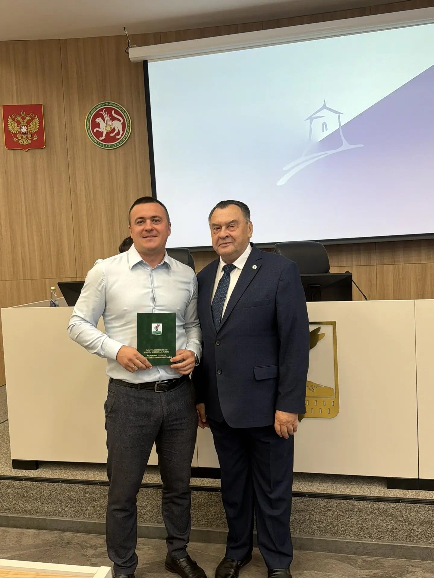 Алабуга төзүчеләрен шәһәр планеркасында бүләкләр белән билгеләп үттеләр