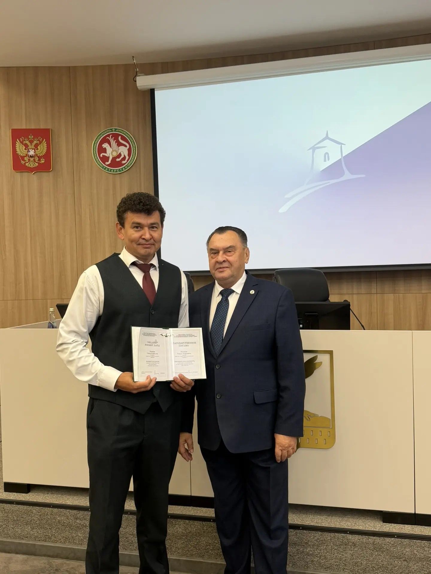 Алабуга төзүчеләрен шәһәр планеркасында бүләкләр белән билгеләп үттеләр