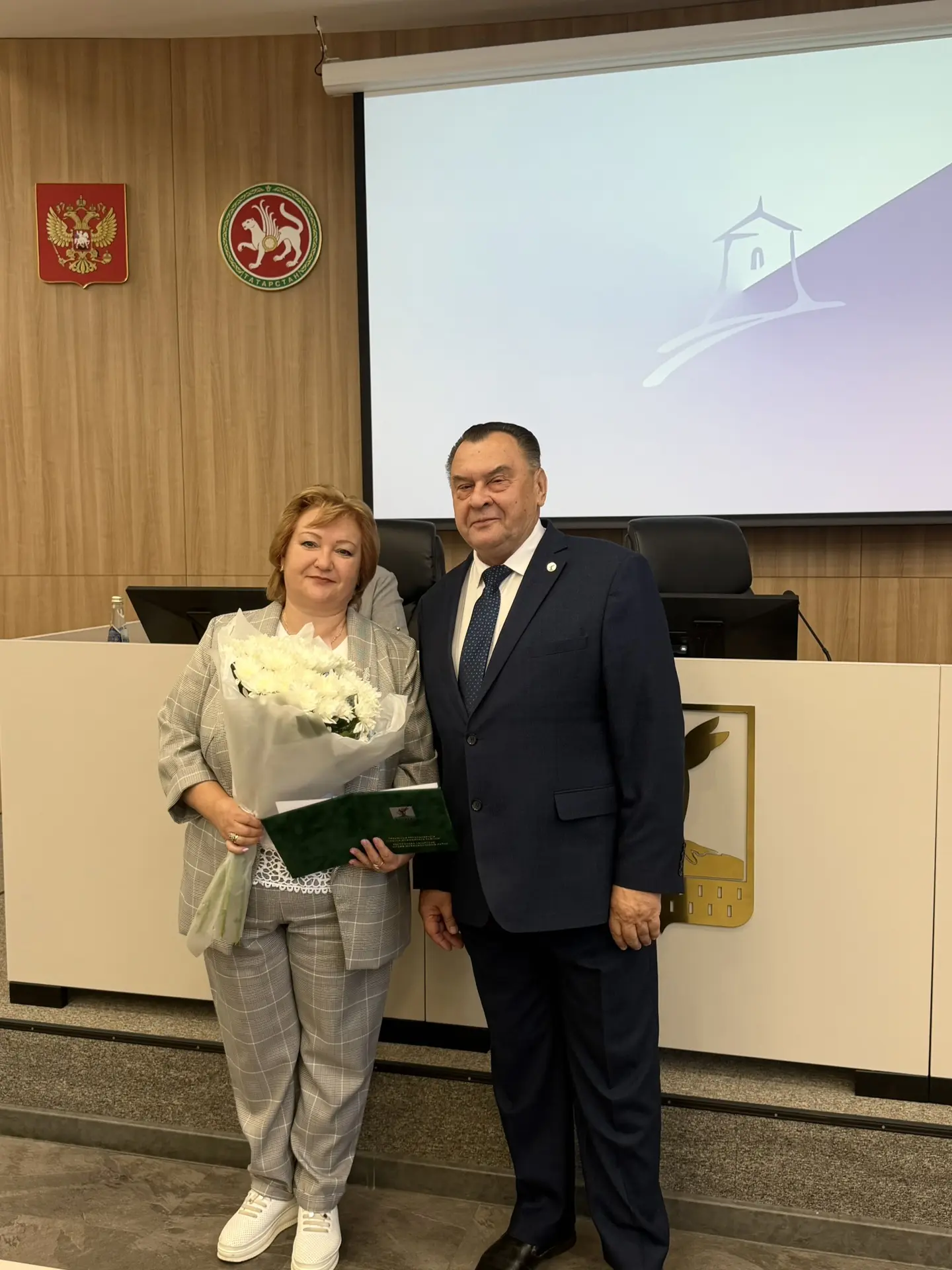 Строителей Елабуги отметили наградами на городской планерке
