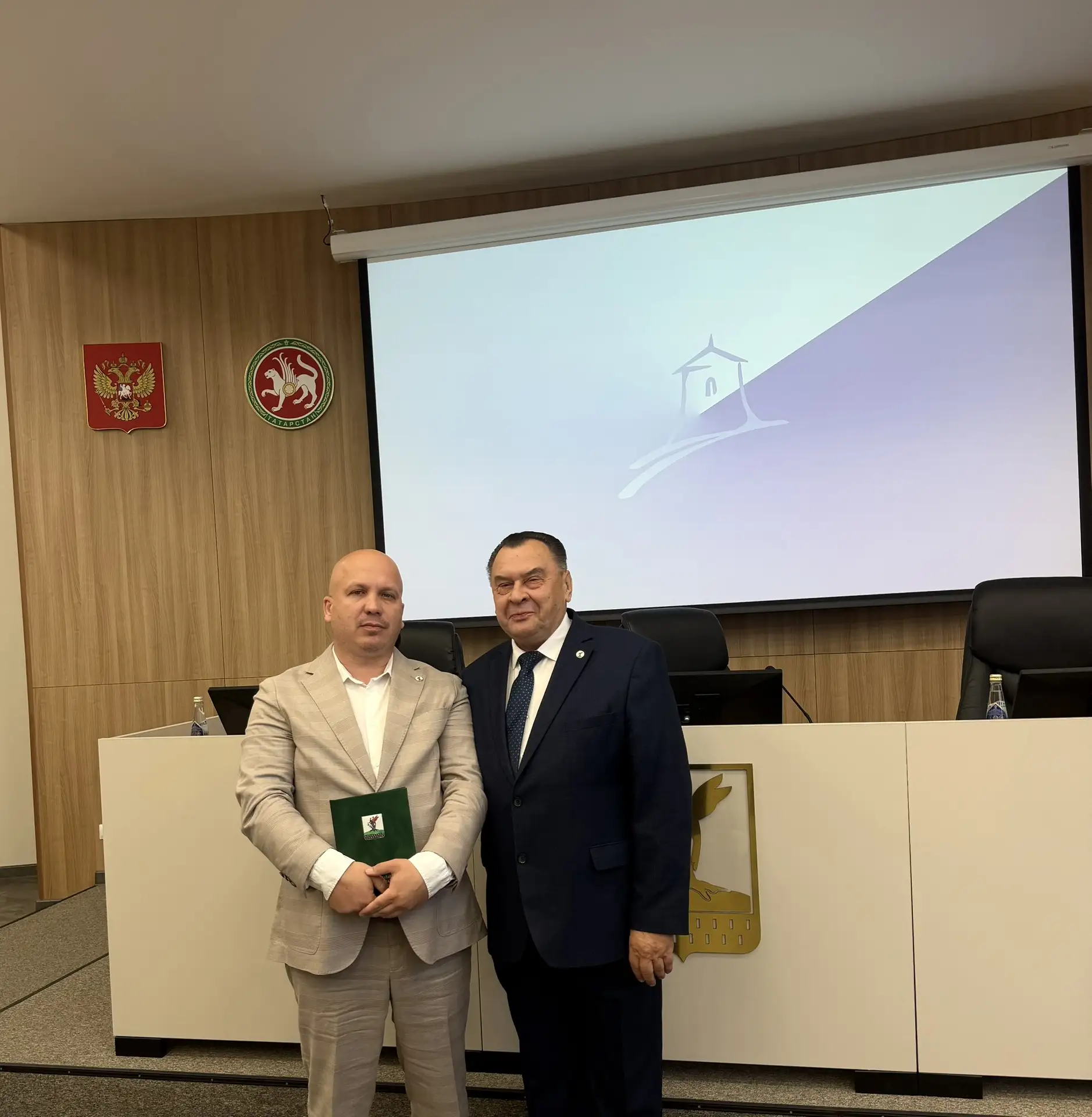 Строителей Елабуги отметили наградами на городской планерке