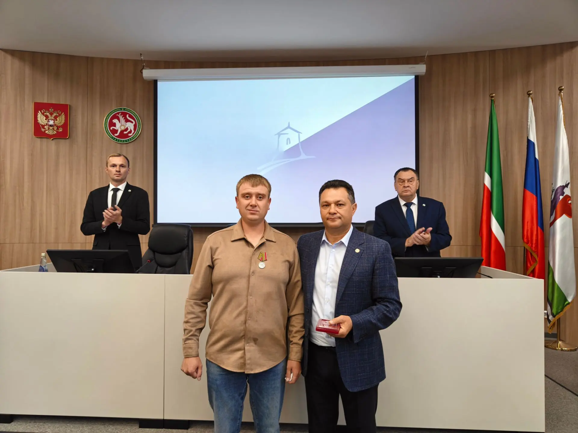 На общегородской планерке в Елабуге наградили участников СВО