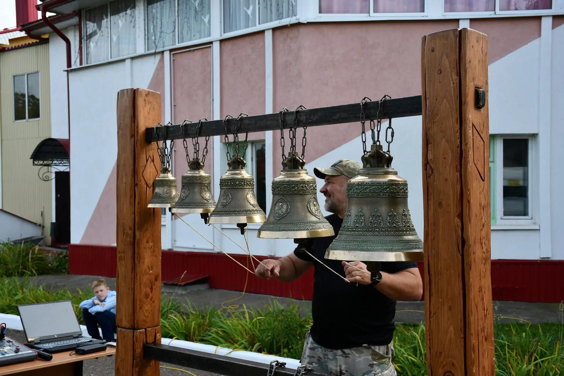 В Елабужском детском доме прошел концерт Вадима Мартового