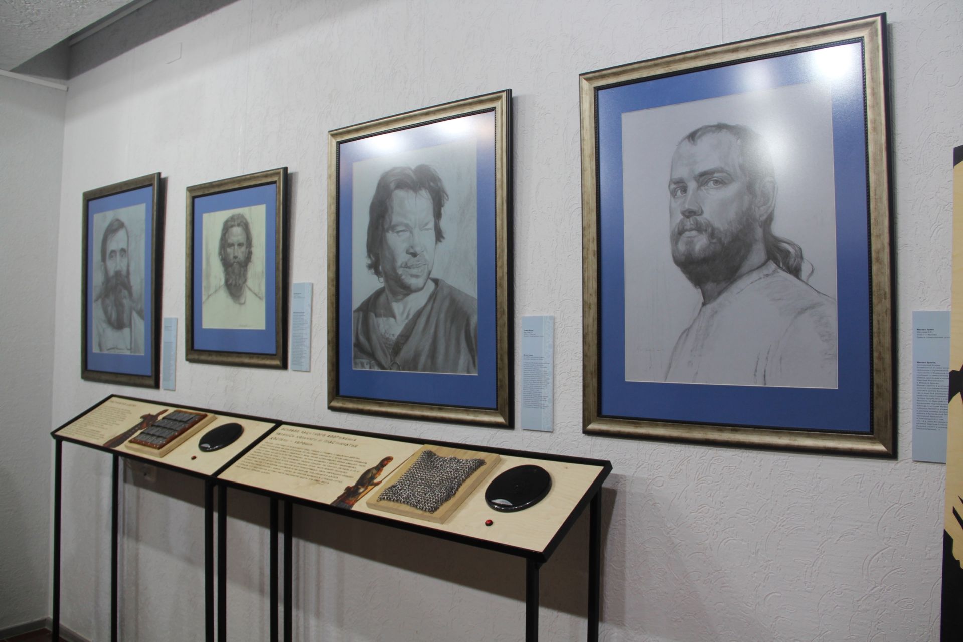 В Елабуге открылась выставка «Страницы воинской славы России»