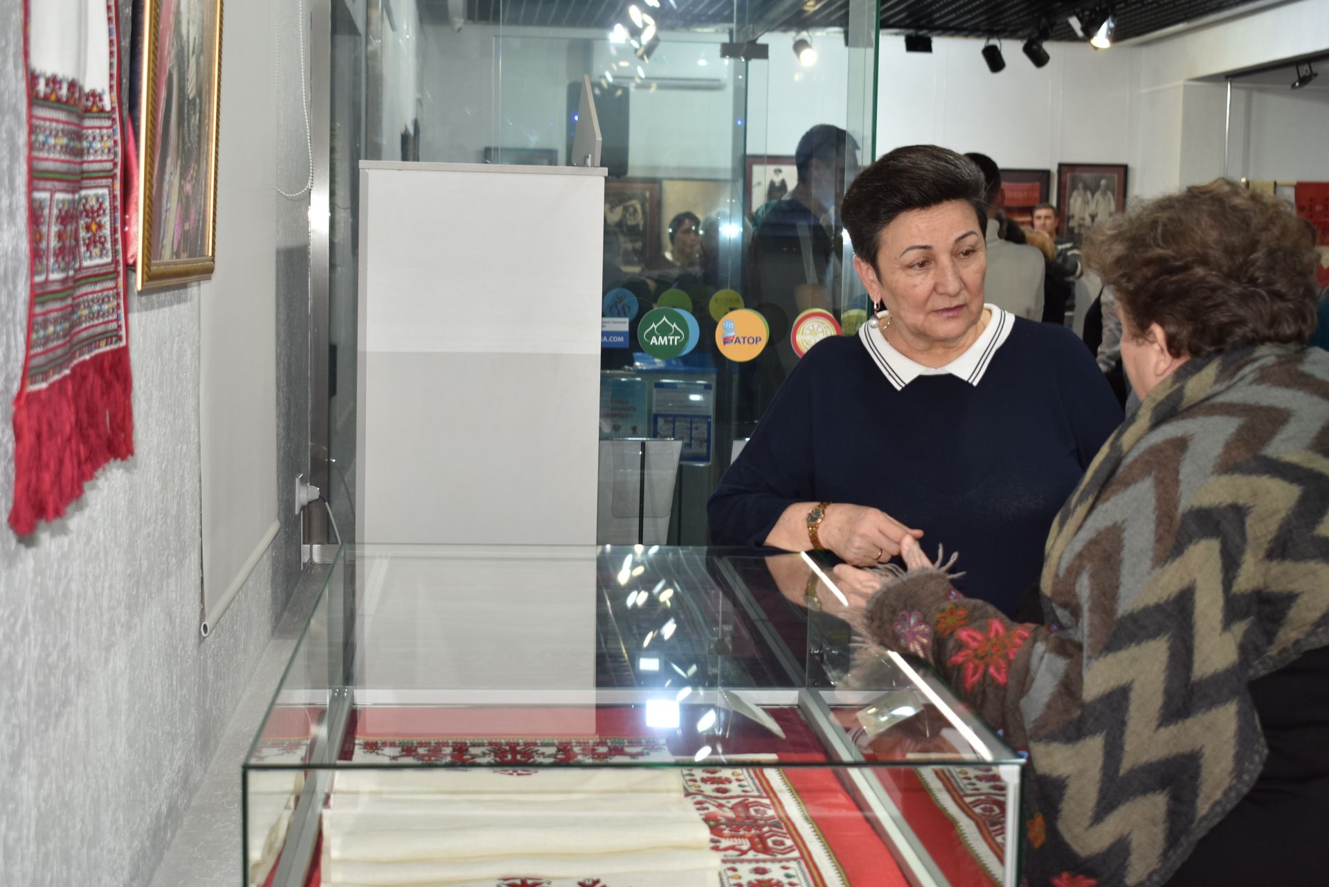 В Елабуге открылась выставка «Народ в серебряном одеянии»