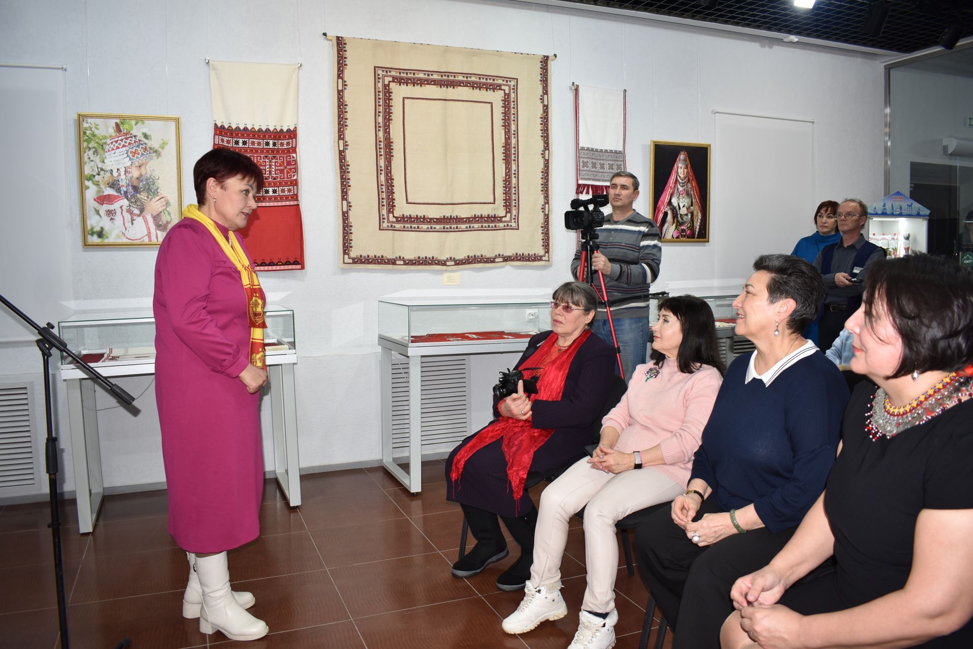В Елабуге открылась выставка «Народ в серебряном одеянии»