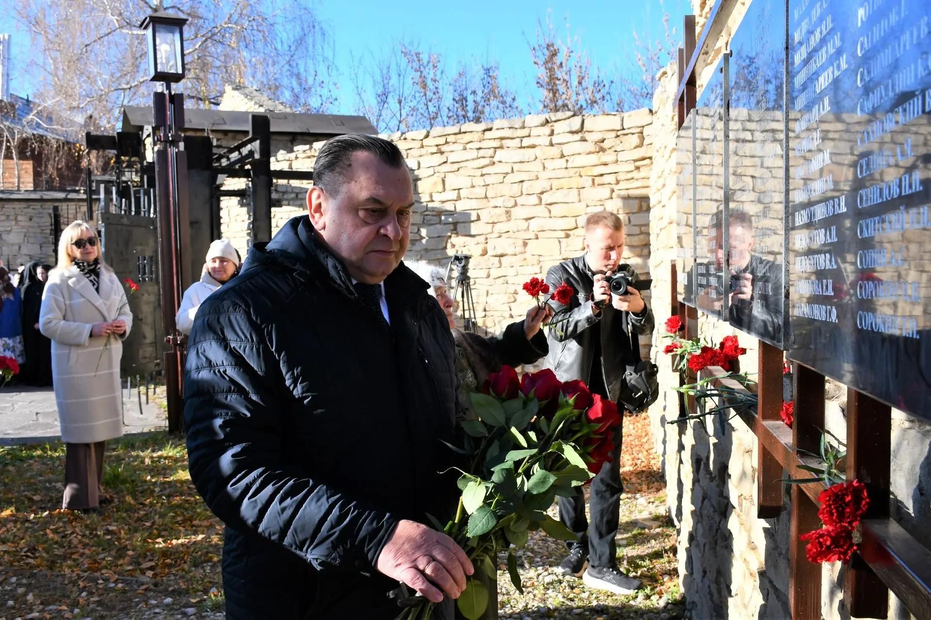 В Елабуге почтили память пострадавших от политических репрессий