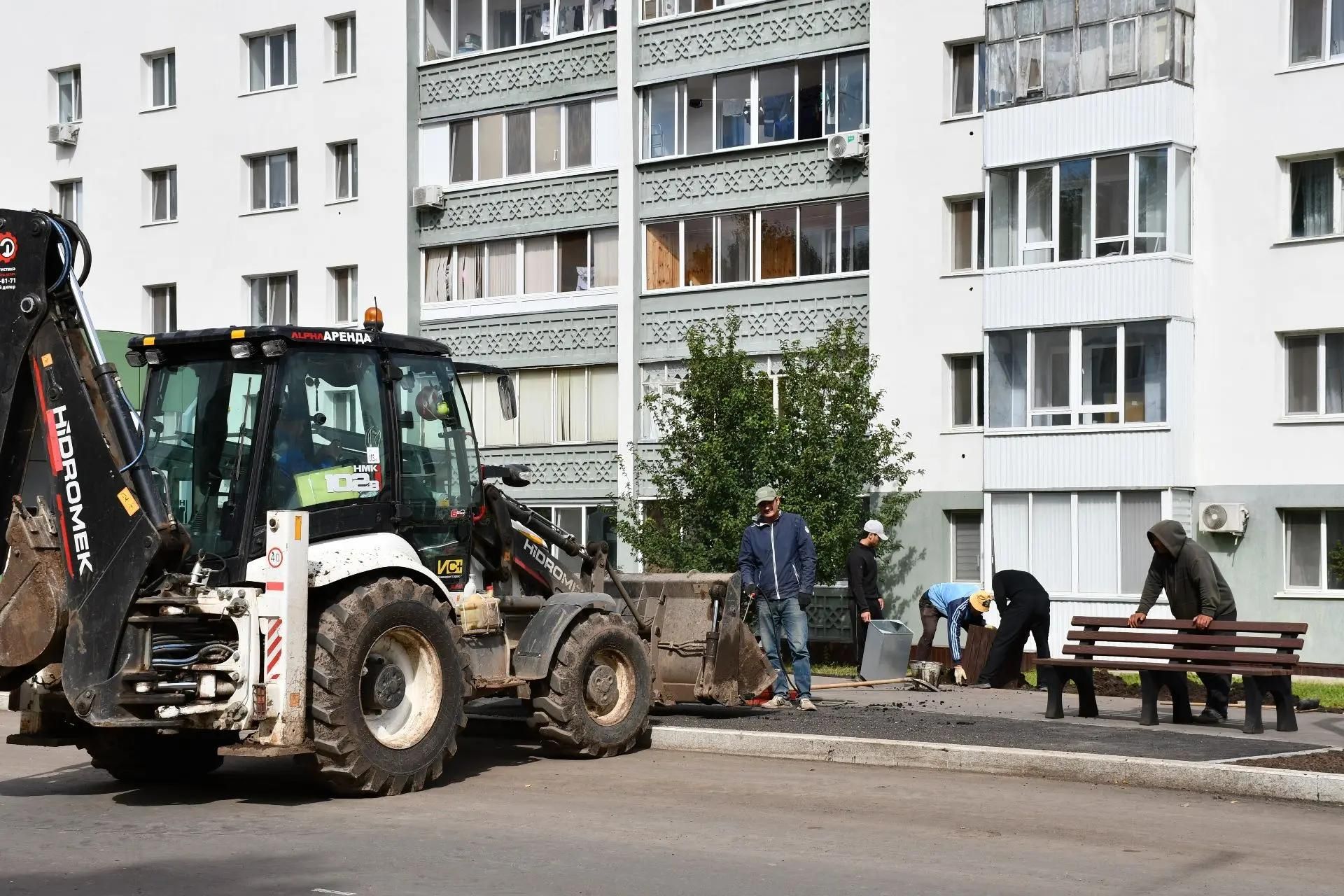 В Елабуге продолжают благоустраивать улицы Казанская и  Строителей