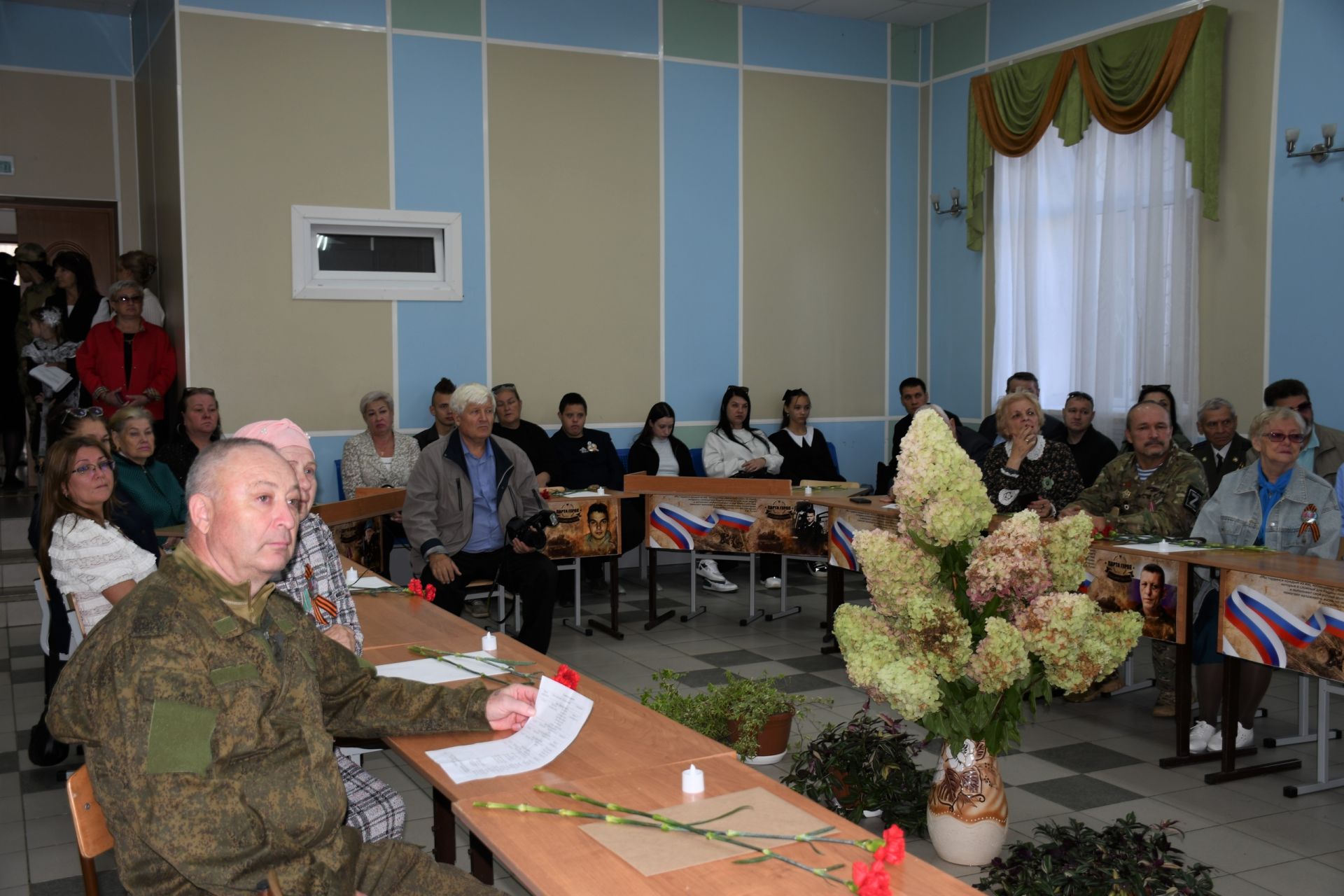 В елабужской школе открыли стелу «Свеча» в память о погибших на СВО выпускниках