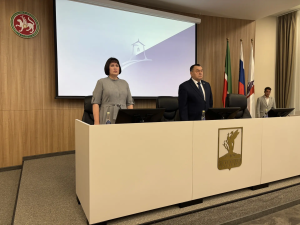Городскую планерку в Елабуге открыли минутой молчания