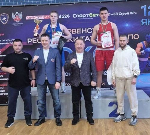 Алабуга боксчылары Түбән Камада узган Татарстан беренчелегендә өч медаль яулады